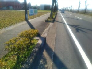 岐阜県岐阜市で工事中のゲンキー株式会社様新築店舗の前面道路風景