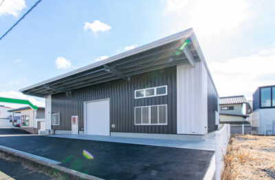 岐阜県土岐市　倉庫新築工事　完成外観写真
