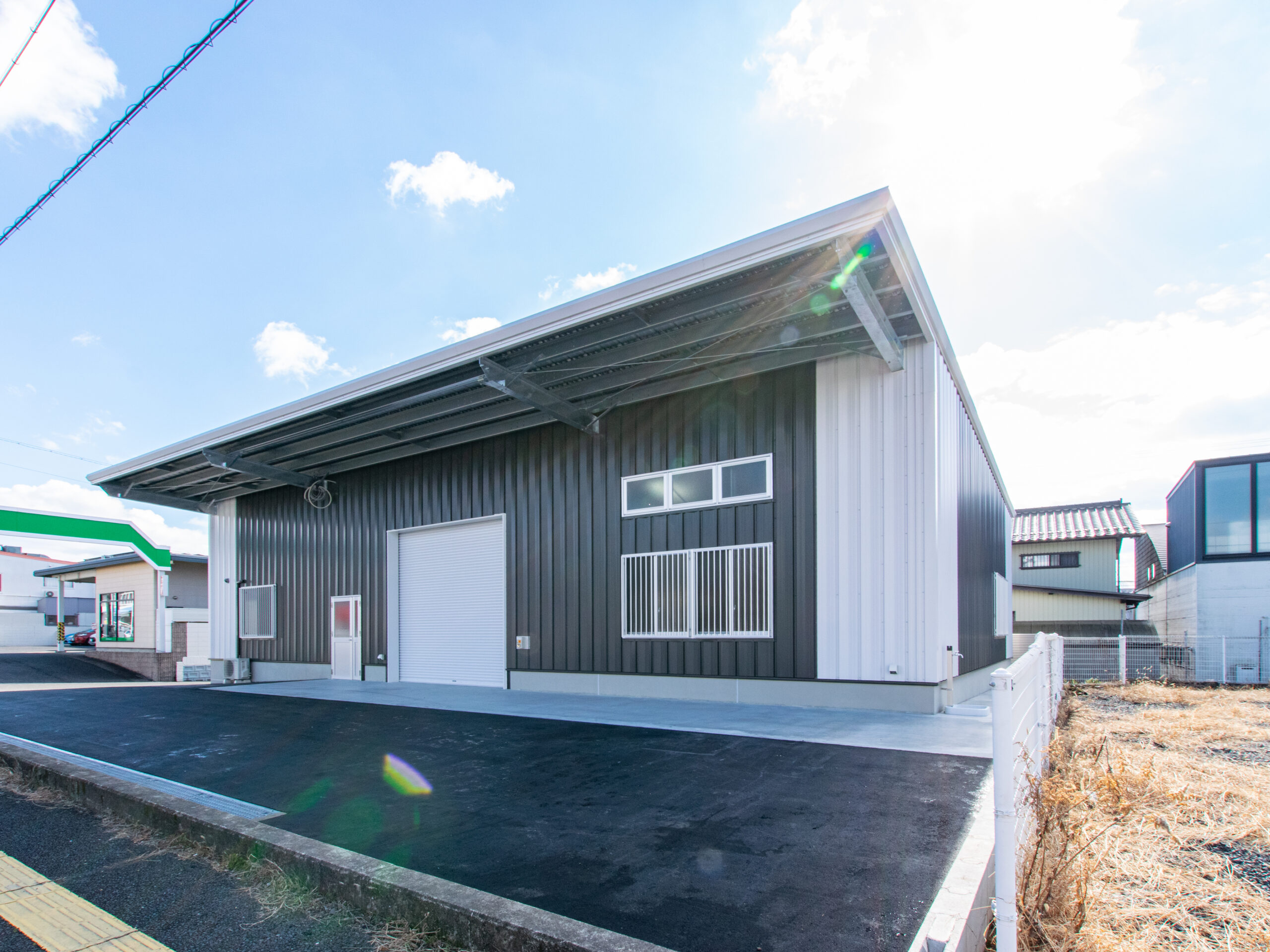 岐阜県土岐市　倉庫新築工事　完成外観写真